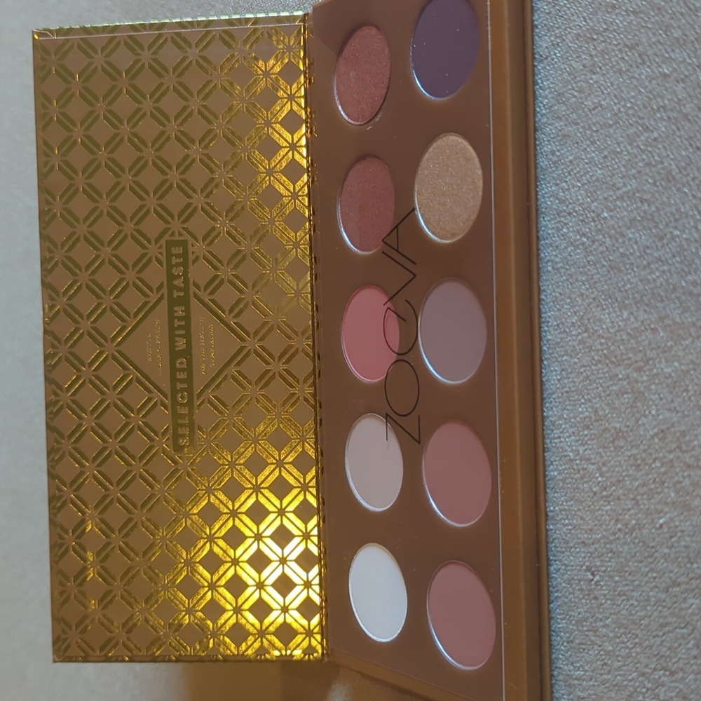 Zoeva Caramel eyeshadow palette